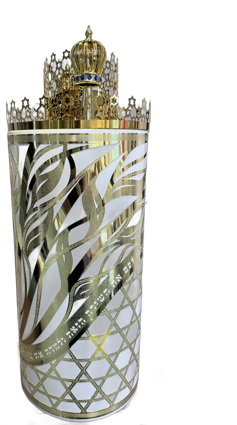 White Leaf Motif Case — Gold Tone — photo 1